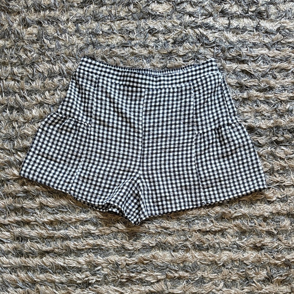 Bwear Black and White Checkered Women’s Shorts, Size M
